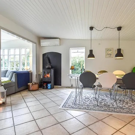 Dom wakacyjny Nice In W/ 3 Bedrooms