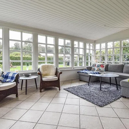 Nice In W/ 3 Bedrooms Assens