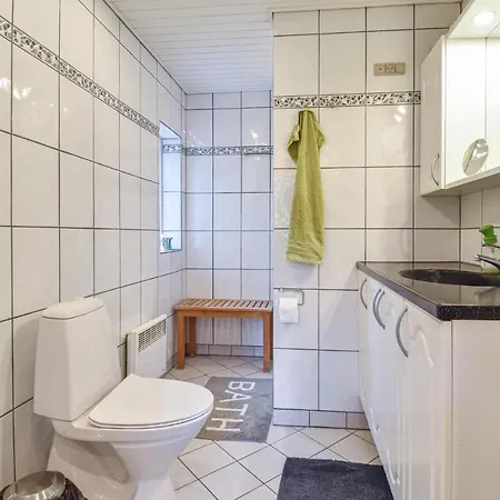 Nice In W/ 3 Bedrooms Assens
