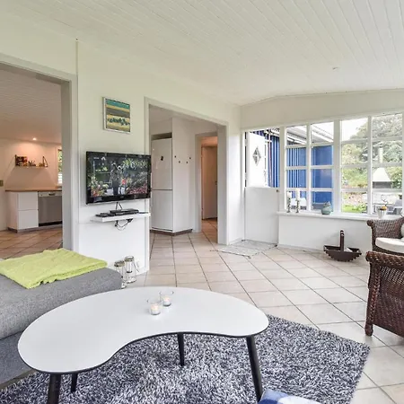 Holiday home Nice In W/ 3 Bedrooms *